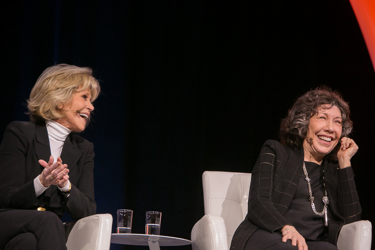 Lily-tomlin-and-Jane-Fonda-laughing Conference